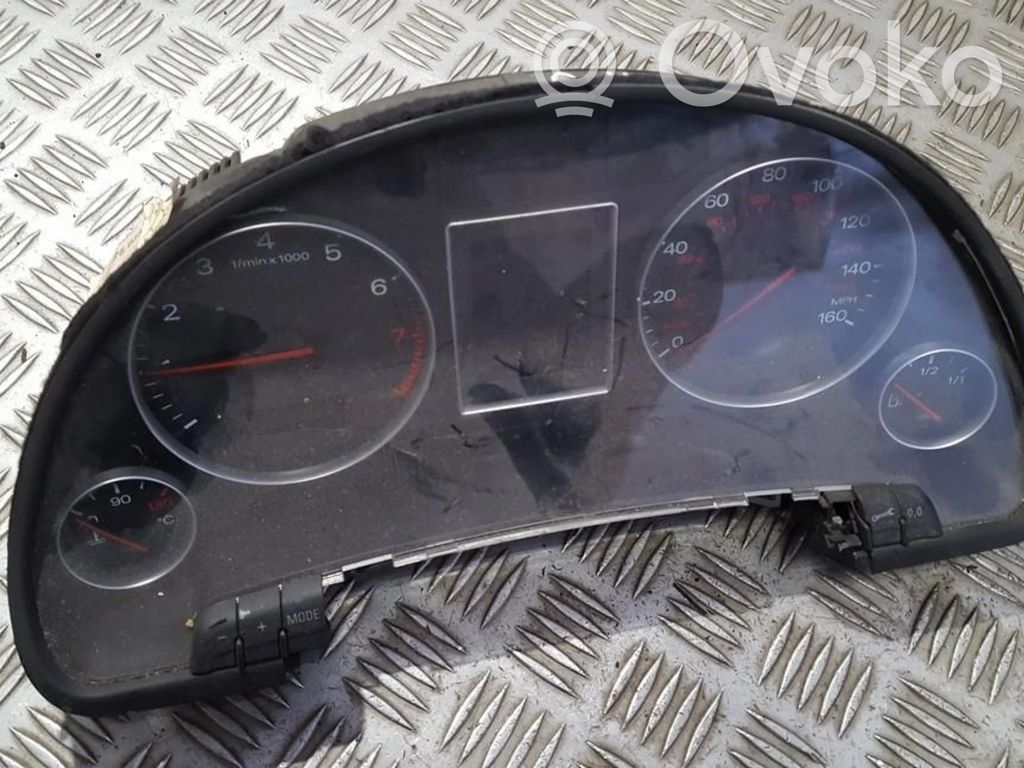 Audi A4 S4 B6 8E 8H Licznik / Prędkościomierz 