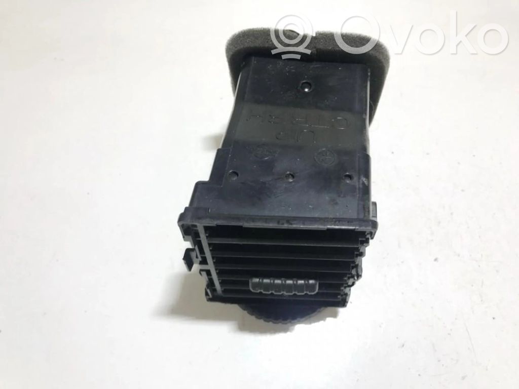 Nissan X-Trail T30 Griglia di ventilazione centrale cruscotto