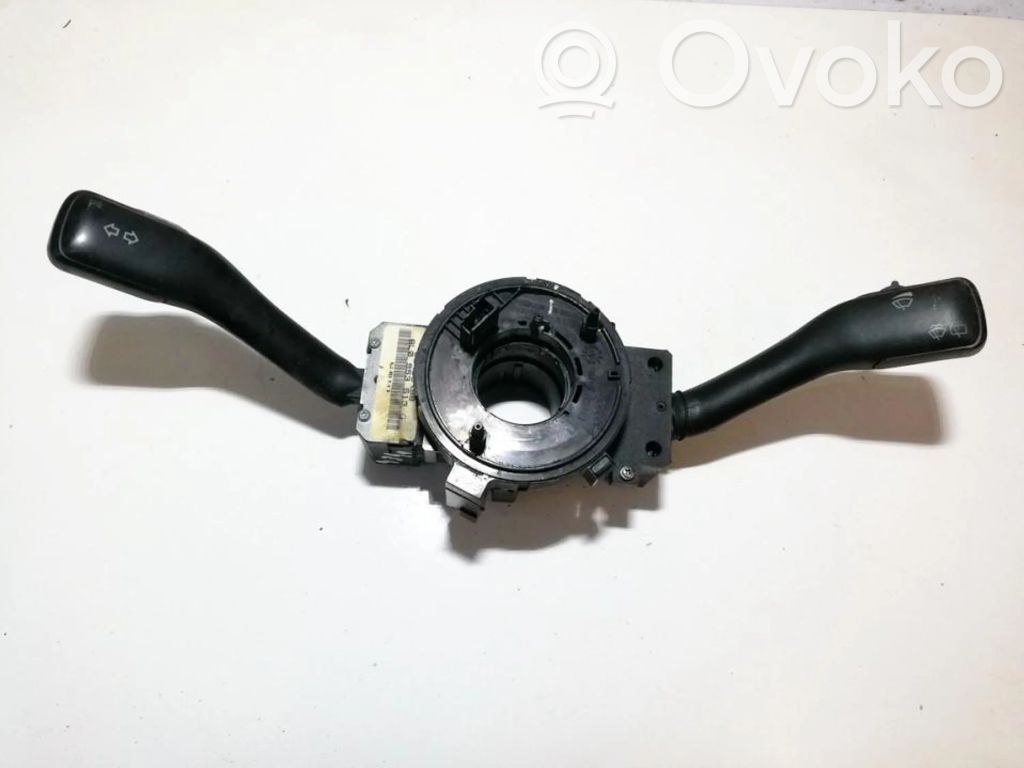 Volkswagen Golf IV Leva/interruttore dell’indicatore di direzione e tergicristallo 