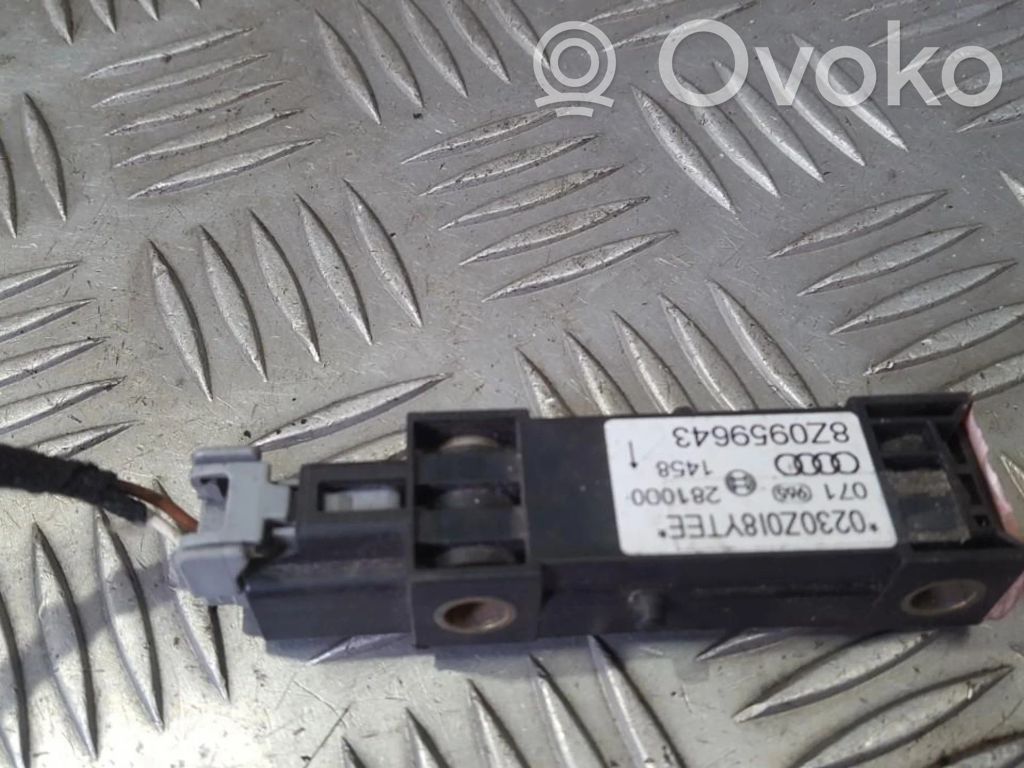 Audi A2 Czujnik uderzenia Airbag 
