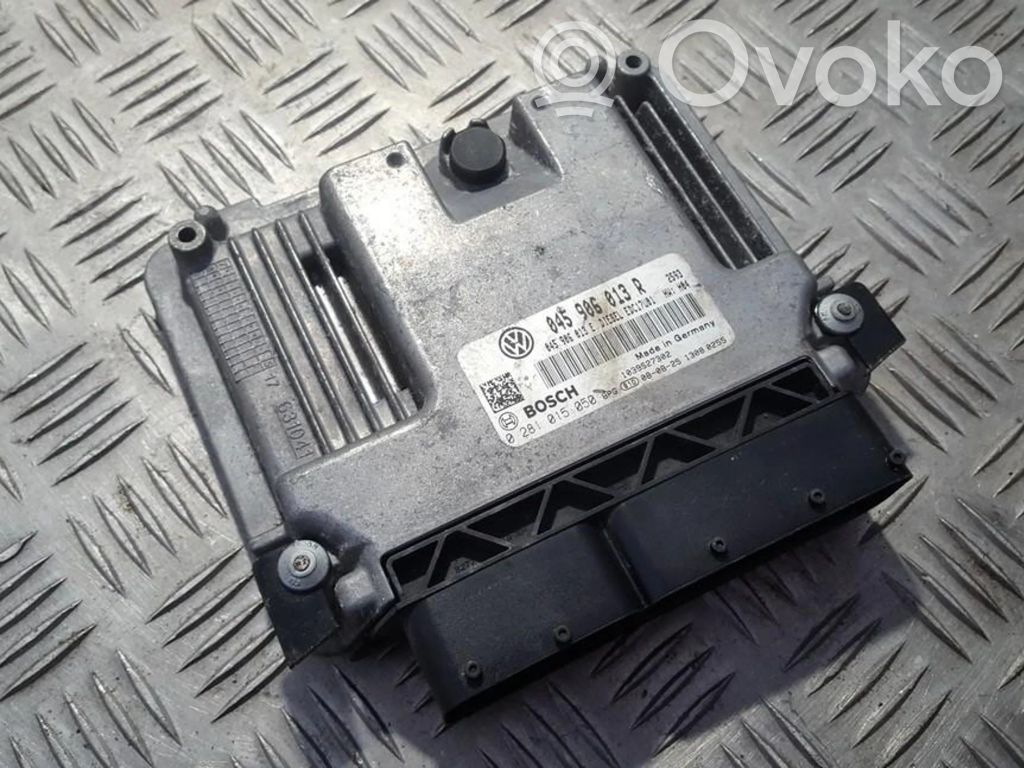Skoda Fabia Mk2 (5J) Engine control unit/module 