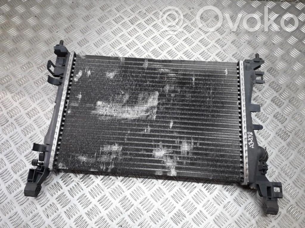 Opel Corsa D Chłodnica 