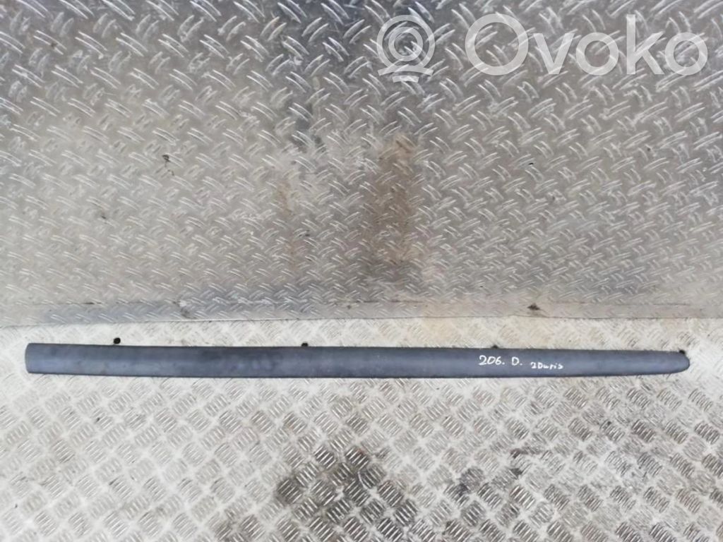Peugeot 206 Moulure de porte avant