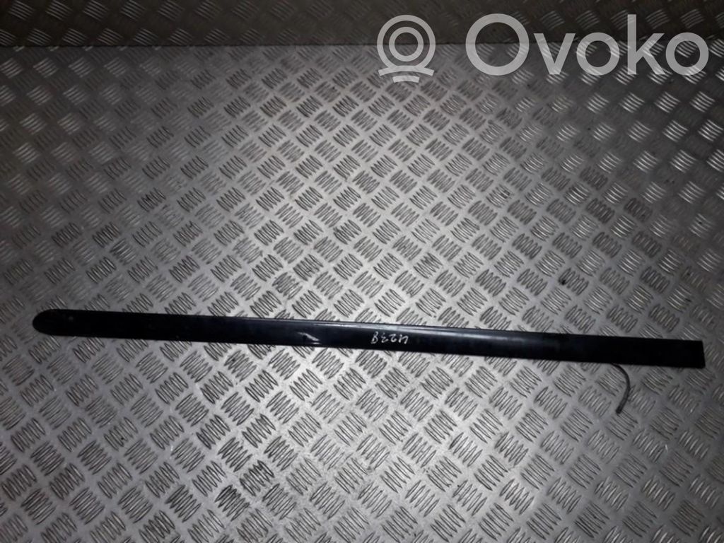 Toyota Avensis Verso Moulure de porte arrière