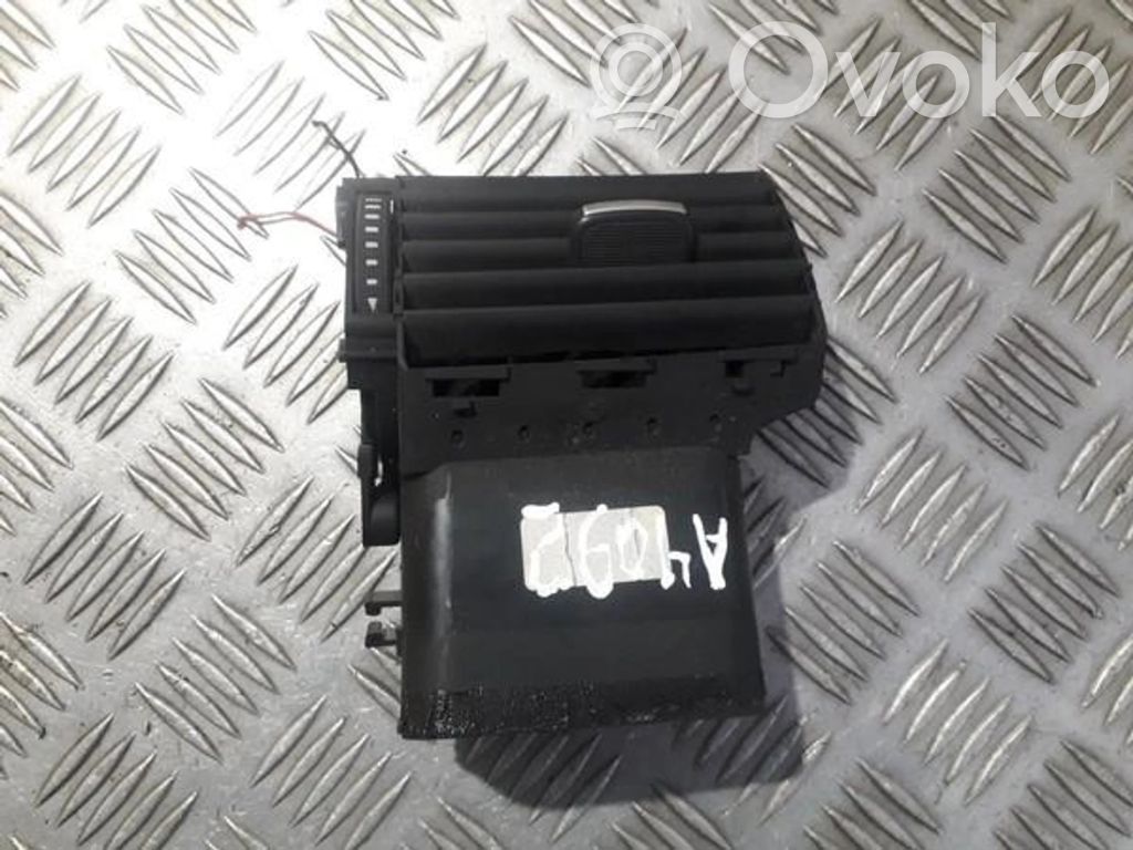 Grilă ventilație/ramă laterală bord   4E0820901,4E0820901