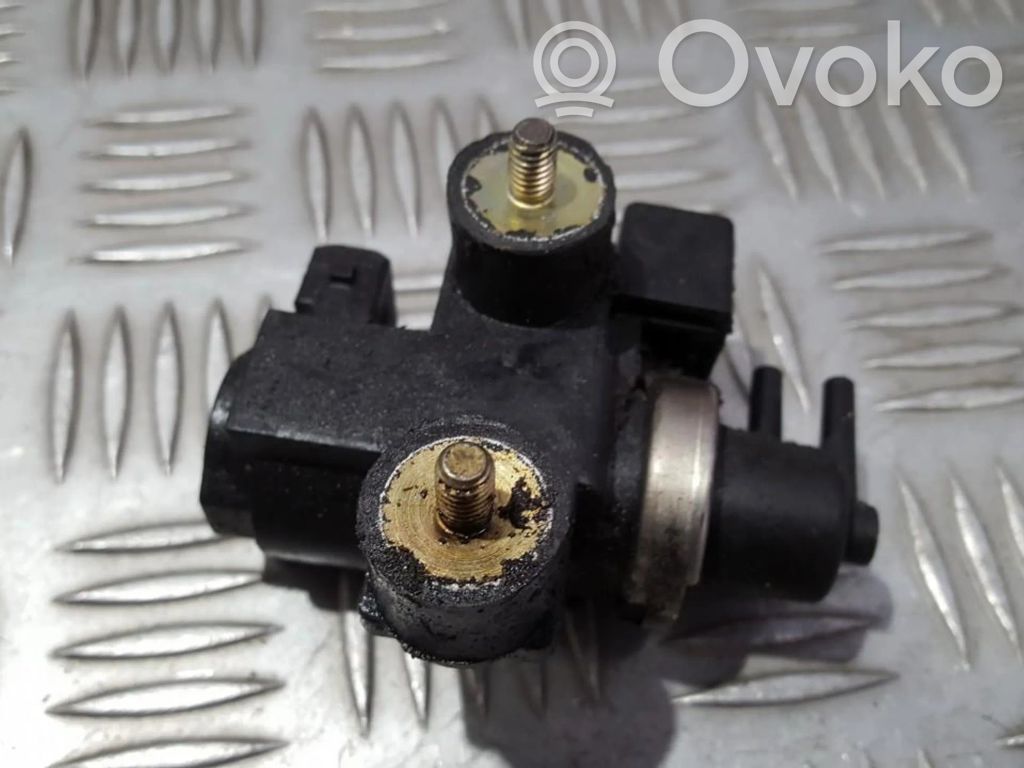 BMW 5 E39 Zawór podciśnienia / Elektrozawór turbiny 