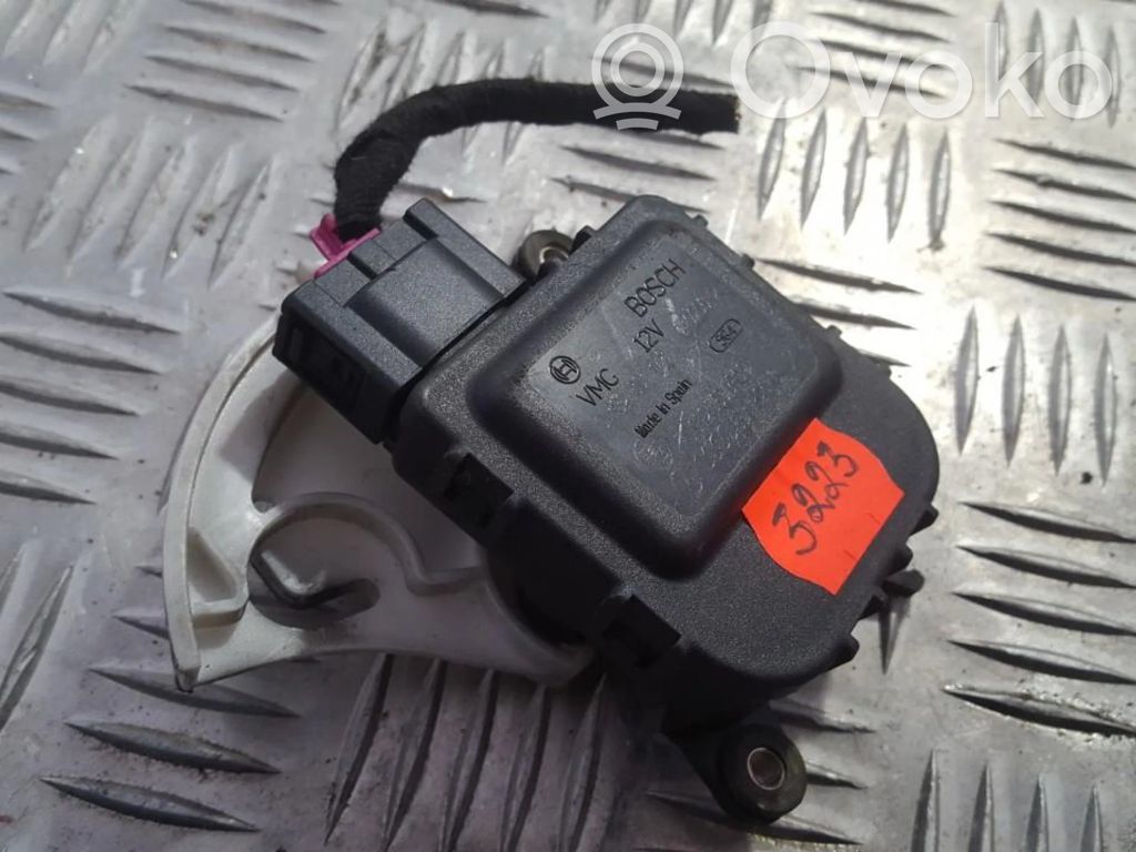 Audi A4 S4 B5 8D Motorino attuatore aria 