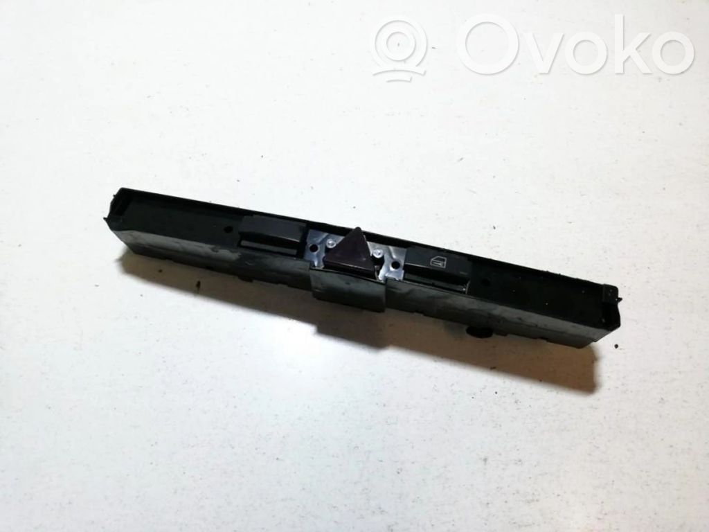 Opel Zafira B Hazard light switch 