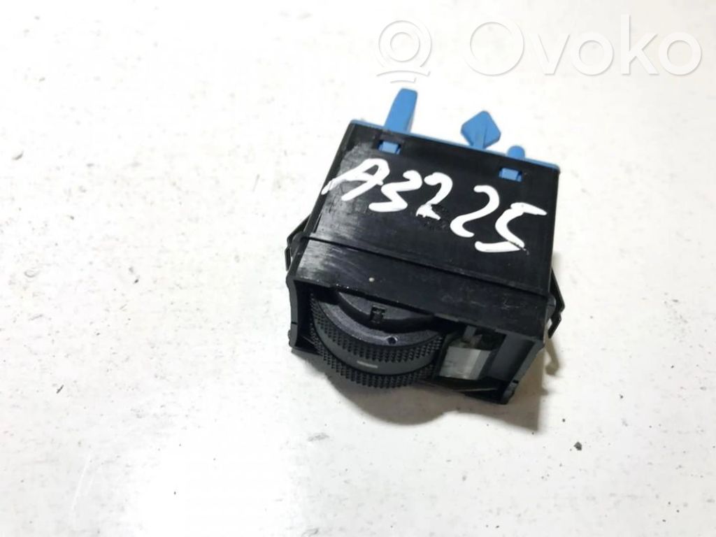 Headlight level height control switch   4D0941301,4D0941301