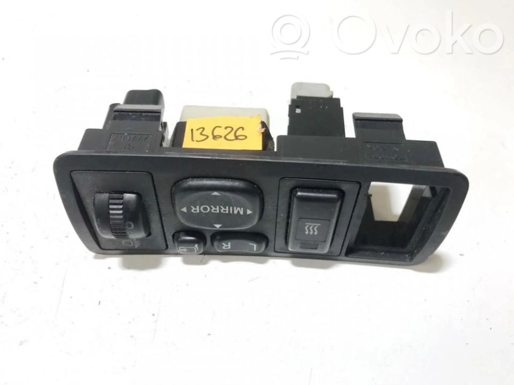 Sivupeilin kytkin   R153261,R183575,R153261,R183575,R777667