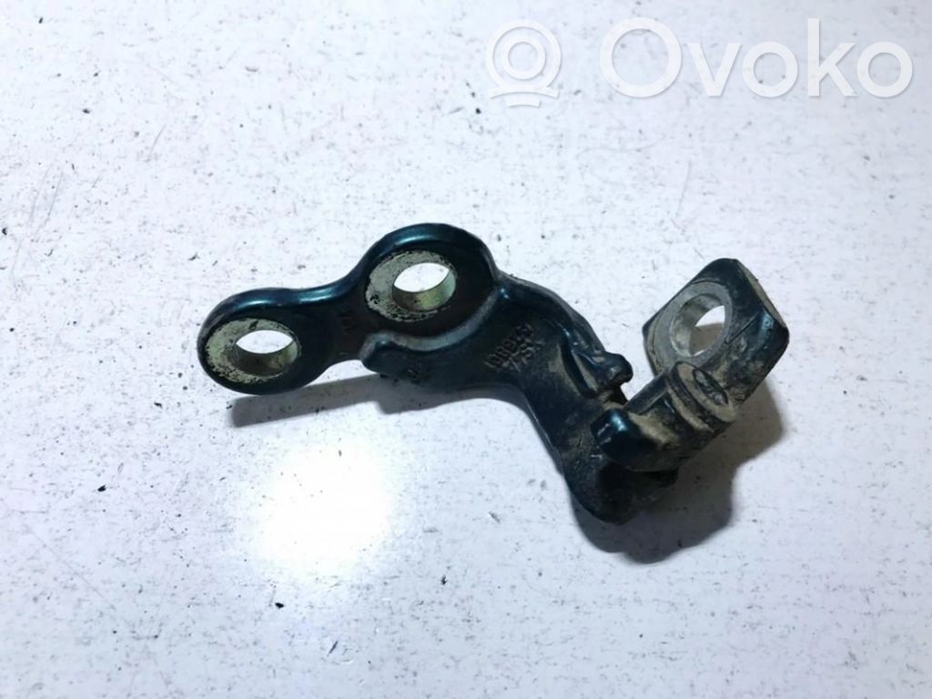 Ford Focus Bisagra inferior de la puerta trasera 