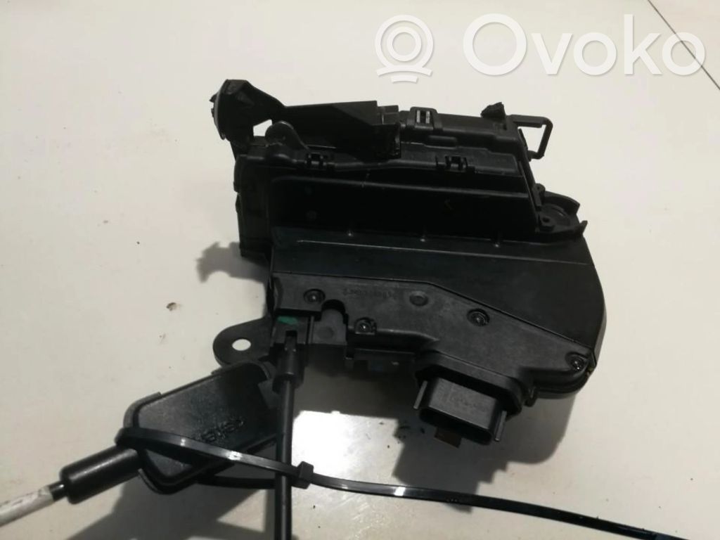 Renault Captur Front door lock 