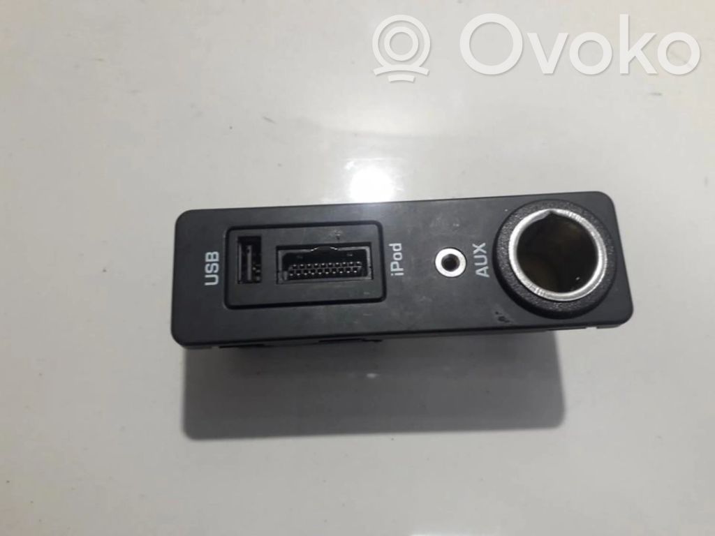 Enchufe conector USB   8X2319C166AD,A2C53252704,8X2319C166AD,A2C53252704