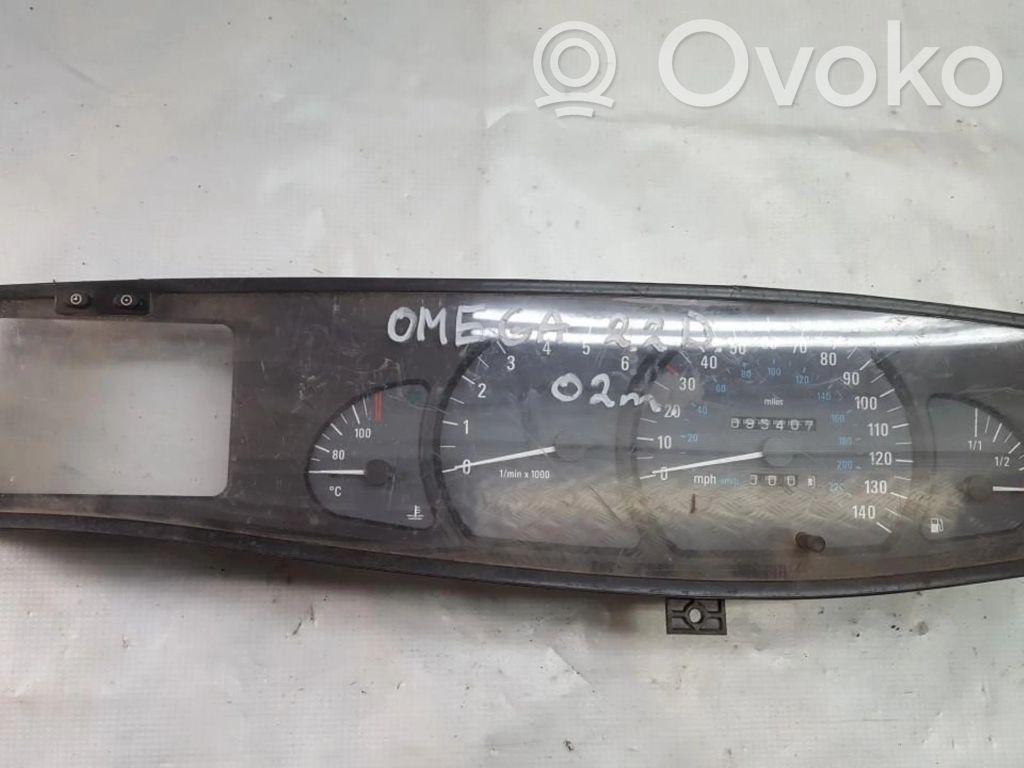 Opel Omega B2 Speedometer (instrument cluster) 
