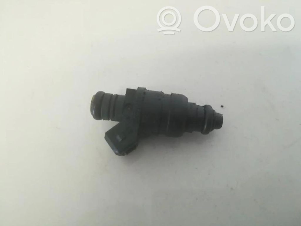 Injektor Einspritzdüse   037906031AA,037906031AA