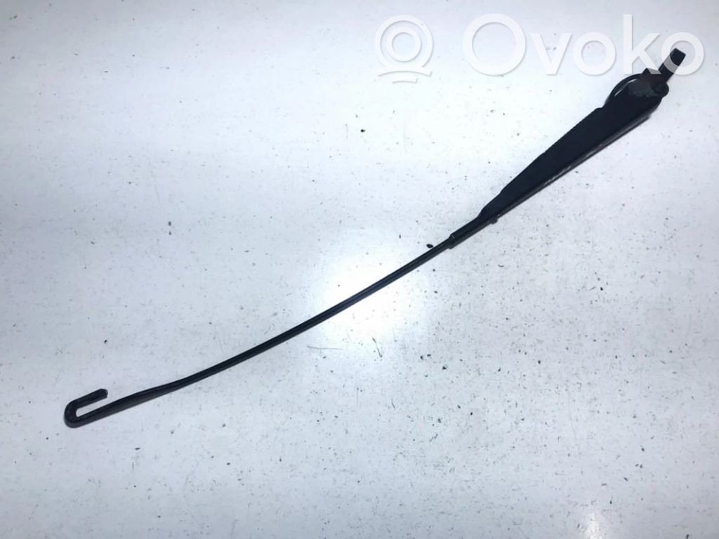 Ford Fiesta Ramię wycieraczki szyby tylnej