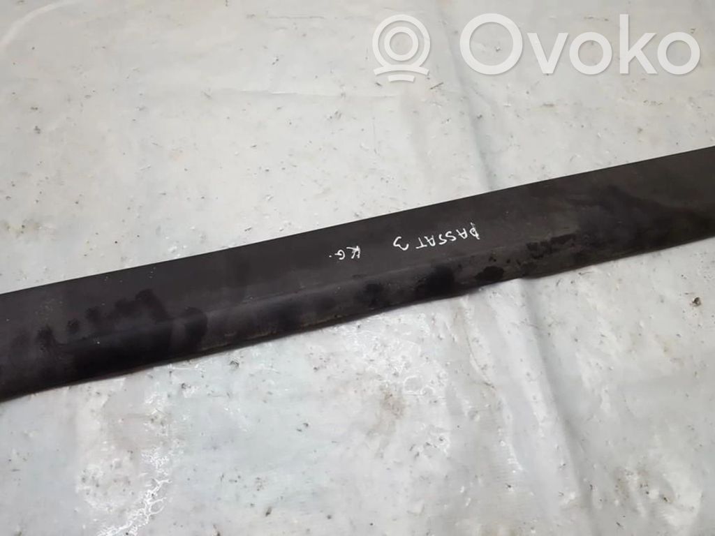 Volkswagen PASSAT B3 Rivestimento portiera posteriore (modanatura)