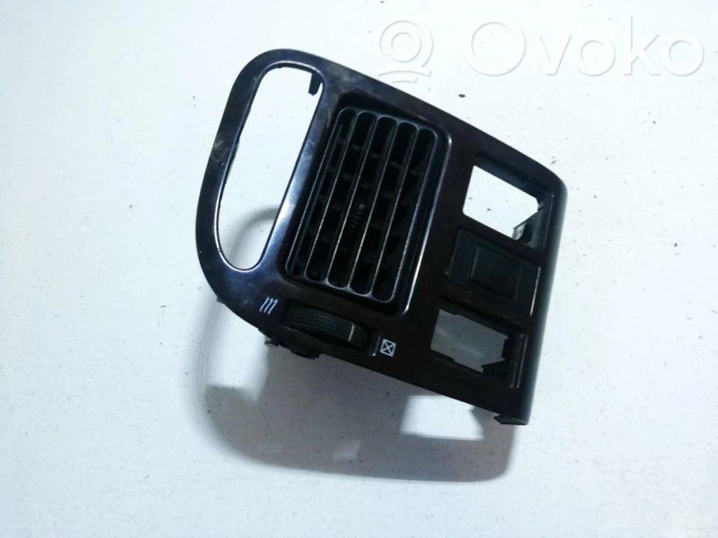 Toyota Avensis T220 Rejilla de ventilación central del panel 