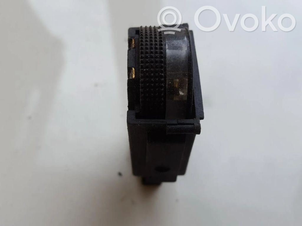 Volkswagen Golf III Comutator control nivel faruri 
