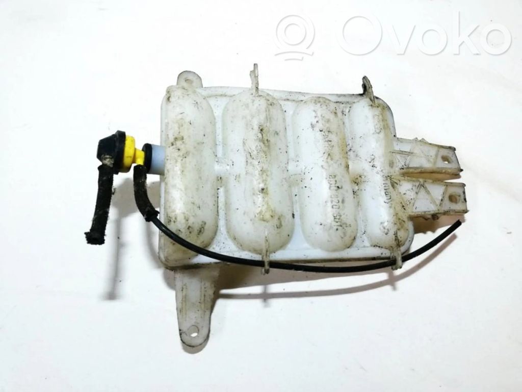 Audi A4 S4 B5 8D Tyhjiösäiliö 