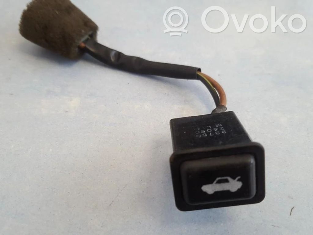Hyundai Excel II Interruptor para abrir la puerta trasera 