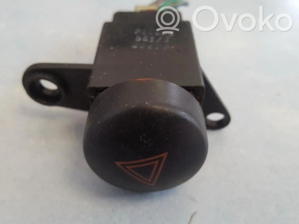 Hyundai Coupe Botón interruptor de luz de peligro 