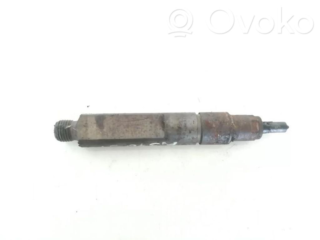 Volvo S40, V40 Injector combustibil 
