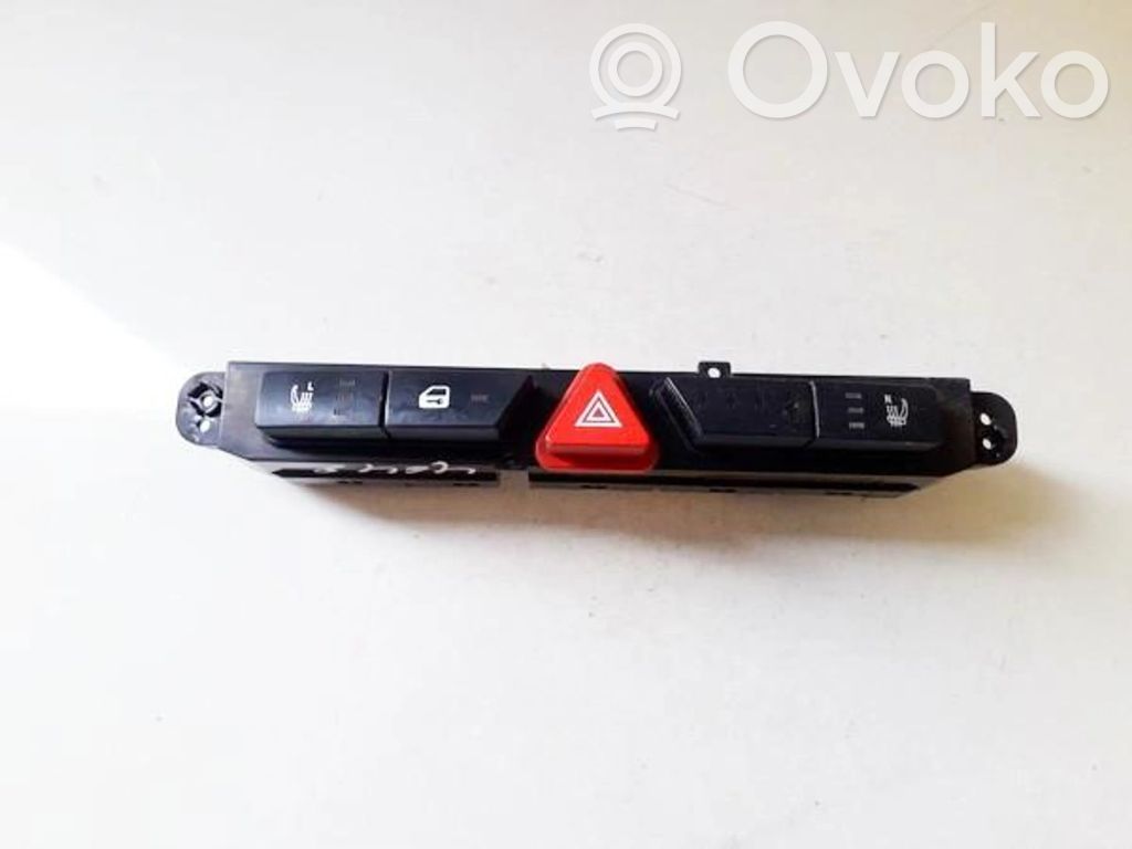 KIA Ceed Interrupteur feux de détresse