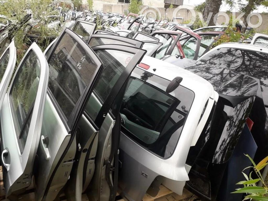 Nissan X-Trail T30 Vano motore/cofano