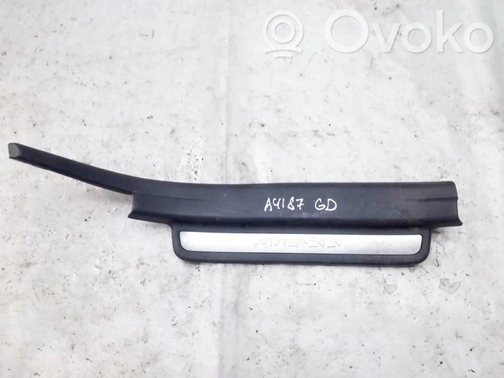 Toyota Avensis T250 Capac prag spate 