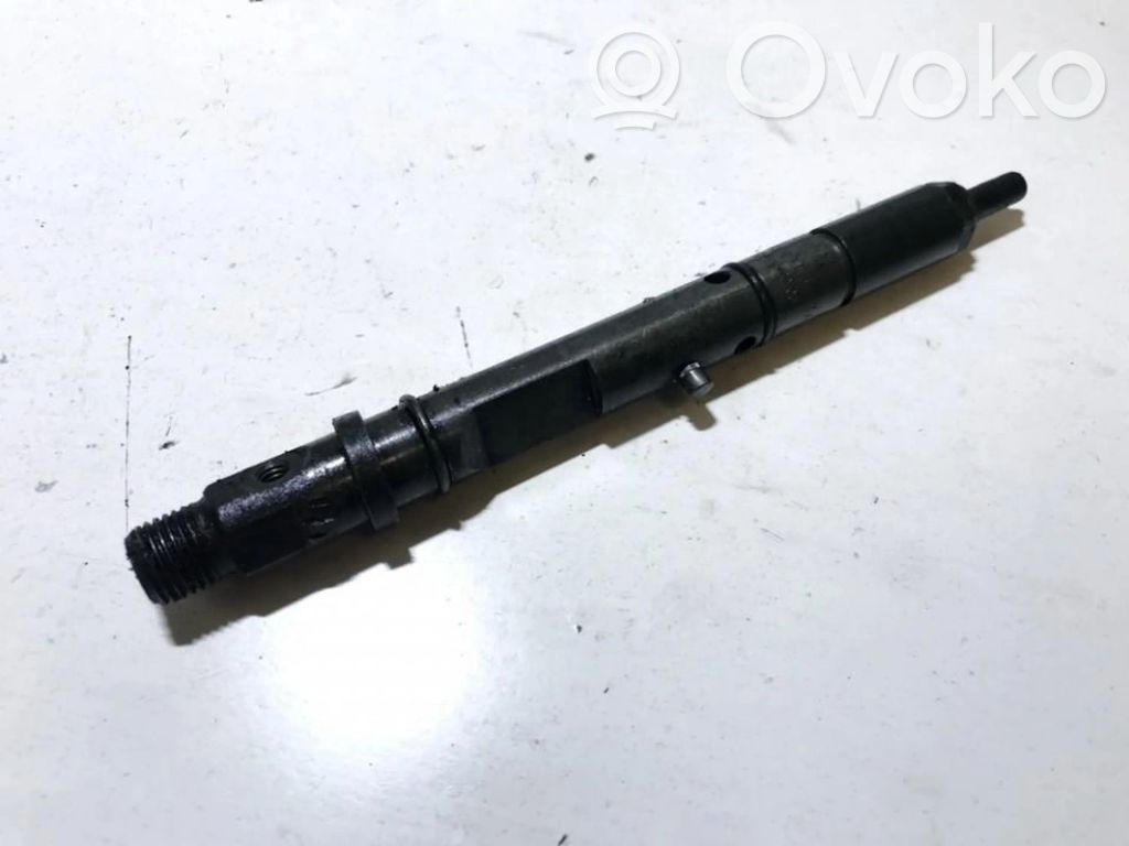 Audi A6 S6 C5 4B Polttoainesuutin 