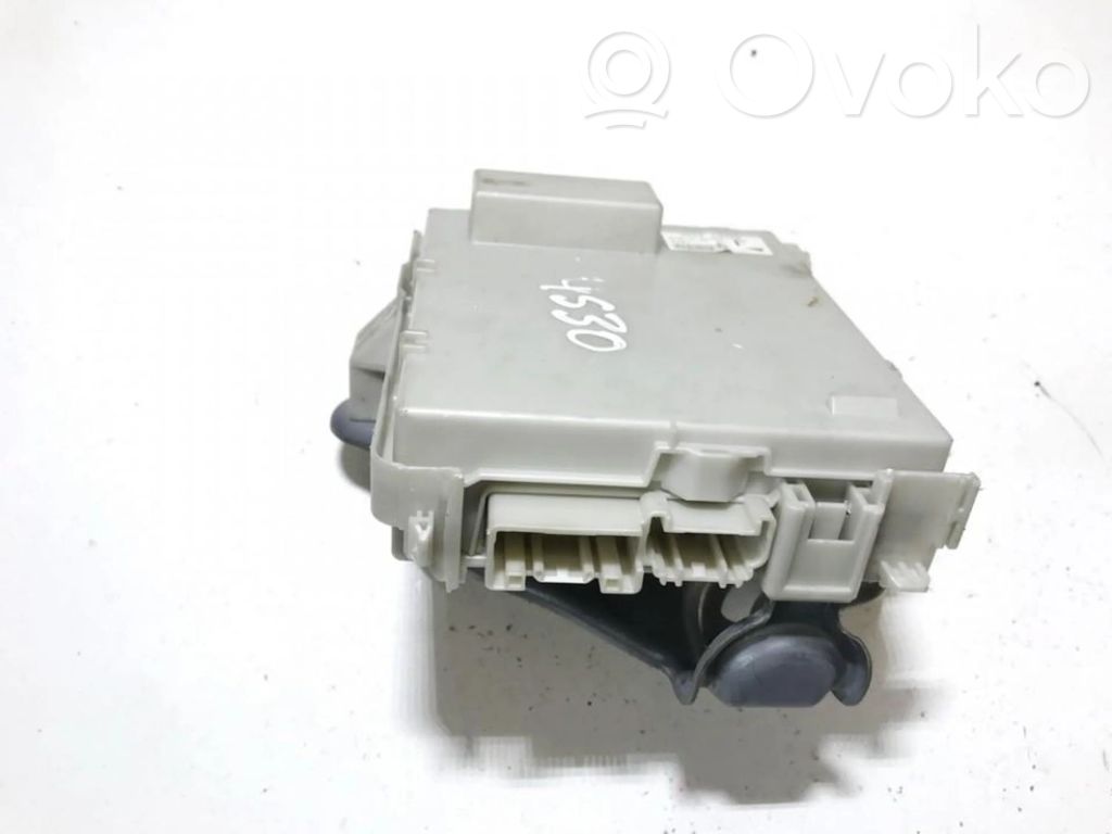 Lexus GS 300 350 430 450H Skrzynka bezpieczników / Komplet 