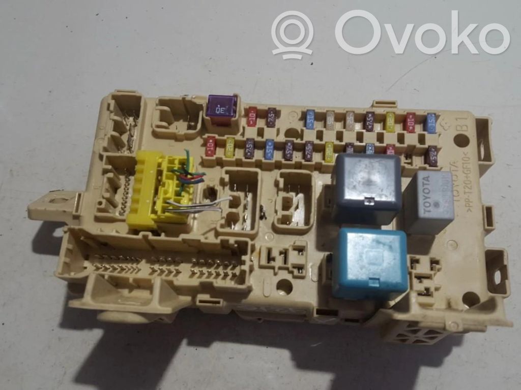 Toyota Corolla Verso AR10 Set scatola dei fusibili 