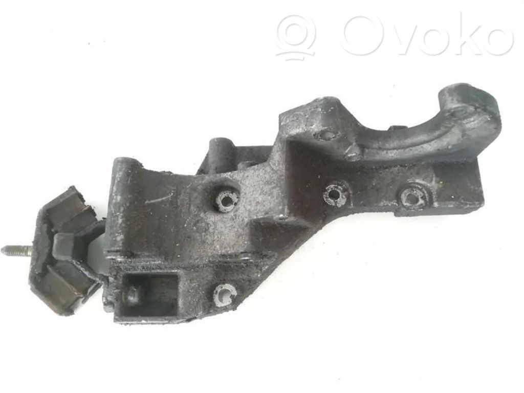 Renault Megane I Engine mounting bracket 