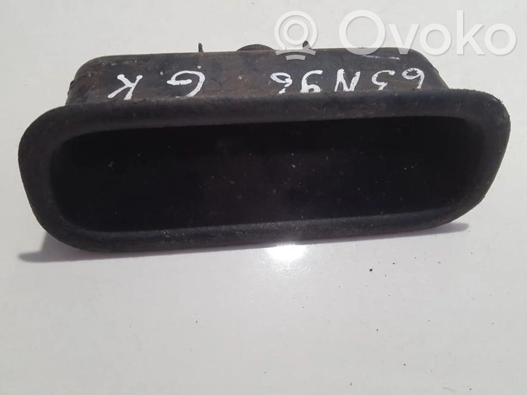 Nissan Almera Altra parte interiore