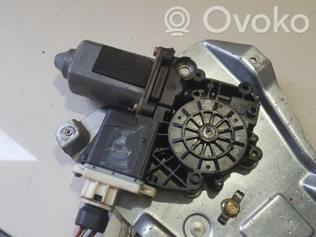 Opel Omega B1 Motorino alzacristalli della portiera anteriore 