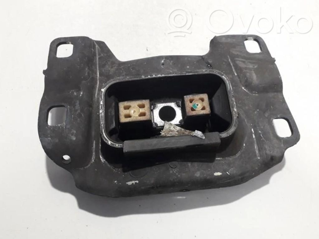 Ford Focus Engine mount bracket 