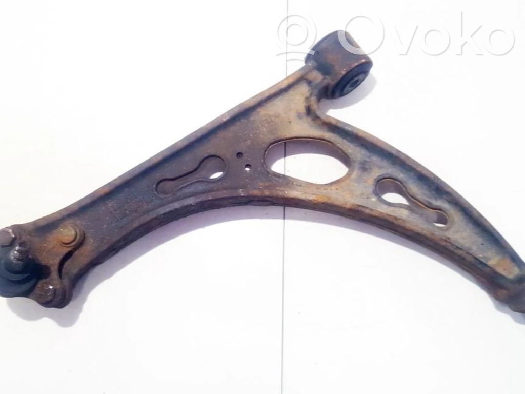 Volkswagen Touran I Braccio di controllo sospensione anteriore inferiore/braccio oscillante