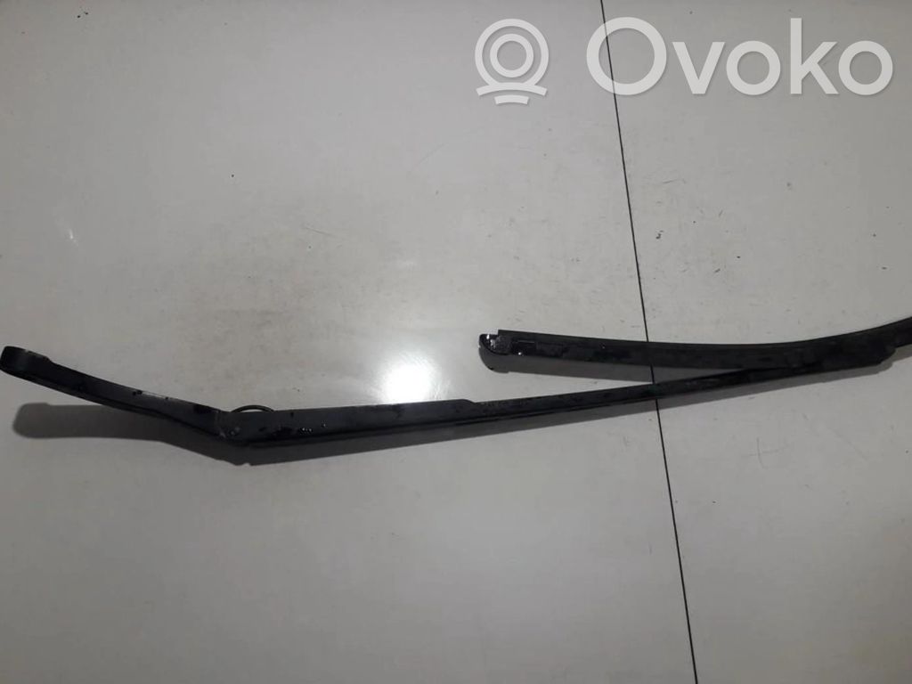 Audi A6 S6 C6 4F Braccio della spazzola tergicristallo anteriore 