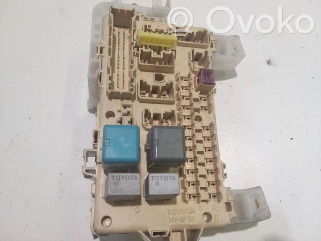 Toyota Corolla Verso AR10 Sulakerasiasarja