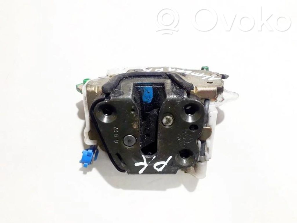Nissan Almera Zamek drzwi przednich 