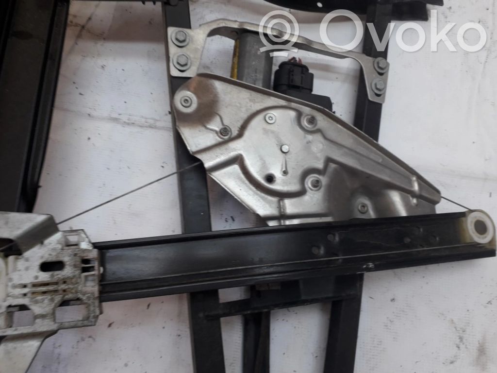 Regulador con motor de la ventanilla de la puerta corredera   4B0839398B,4B0839398B