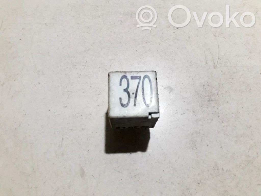 Otros relés   8D0951253,8D0951253,8D0951253