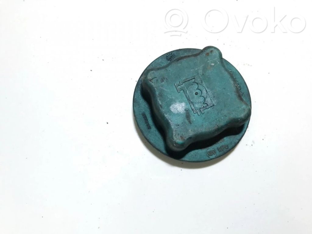 Volvo S60 Vase d'expansion / bouchon de réservoir de liquide de refroidissement 