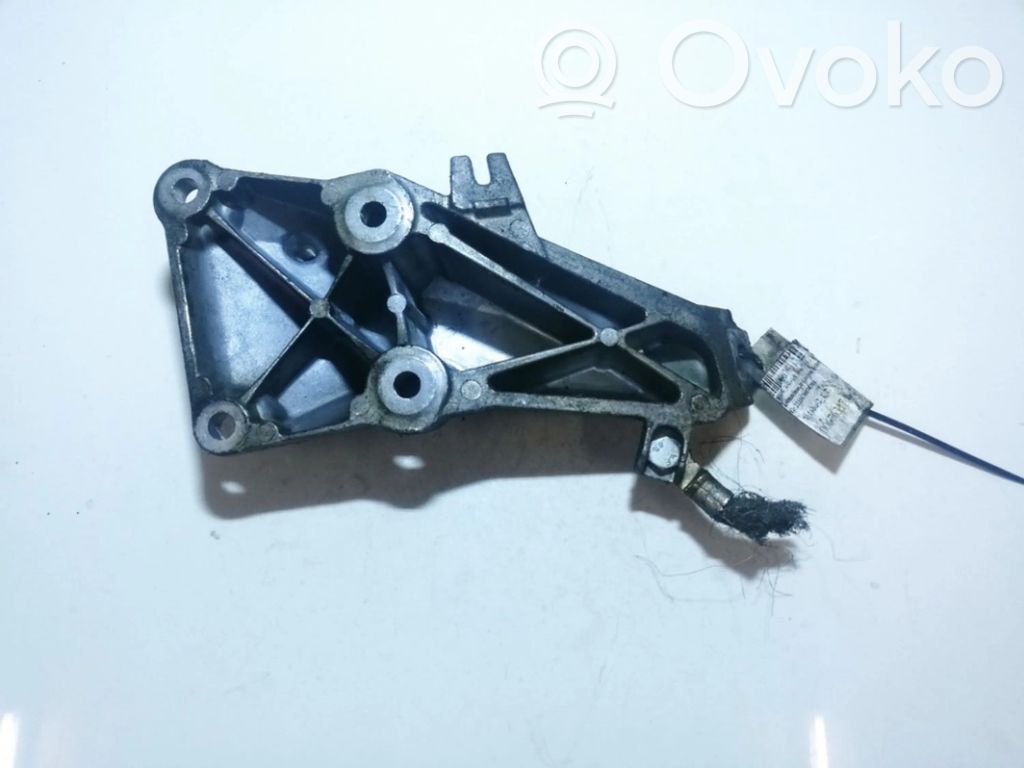 BMW 3 E90 E91 Engine mounting bracket 