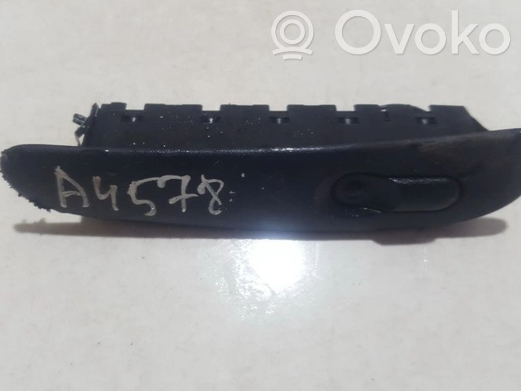 Opel Vectra B Przyciski szyb 