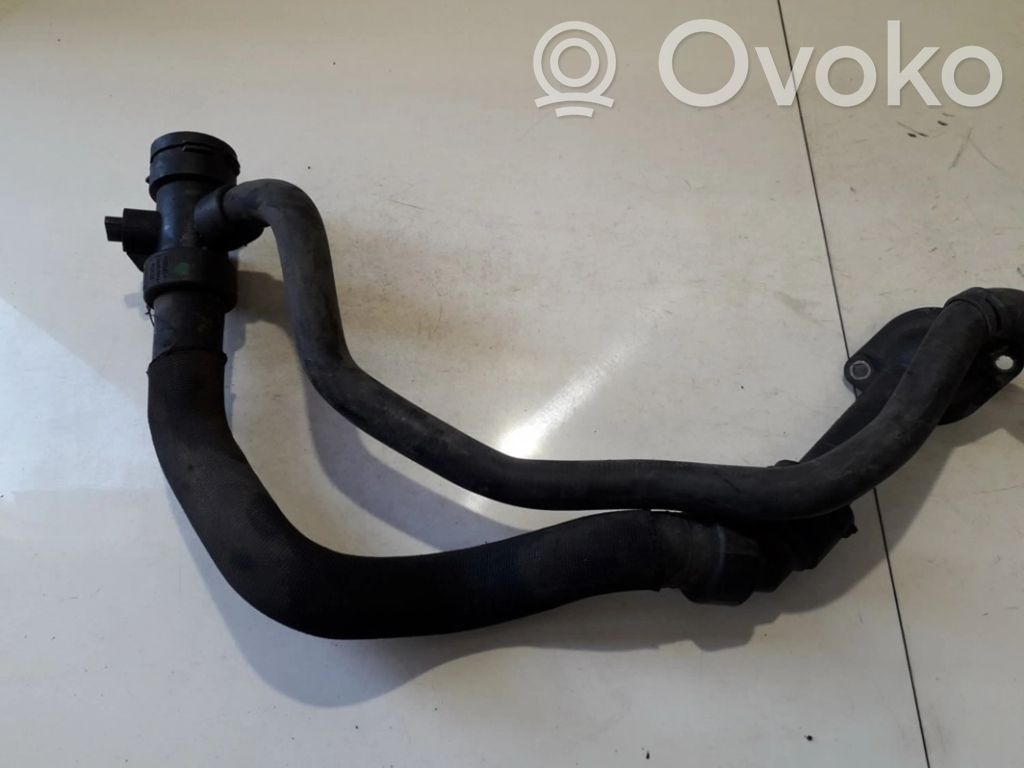 Audi A4 S4 B7 8E 8H Tubo flessibile del liquido di raffreddamento del motore