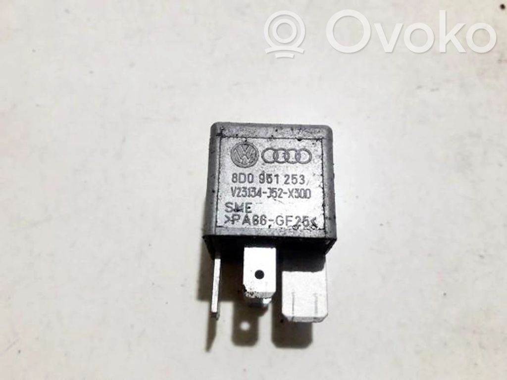 Altri relè   8D0951253,V23134J52X300,8D0951253,V23134J52X300