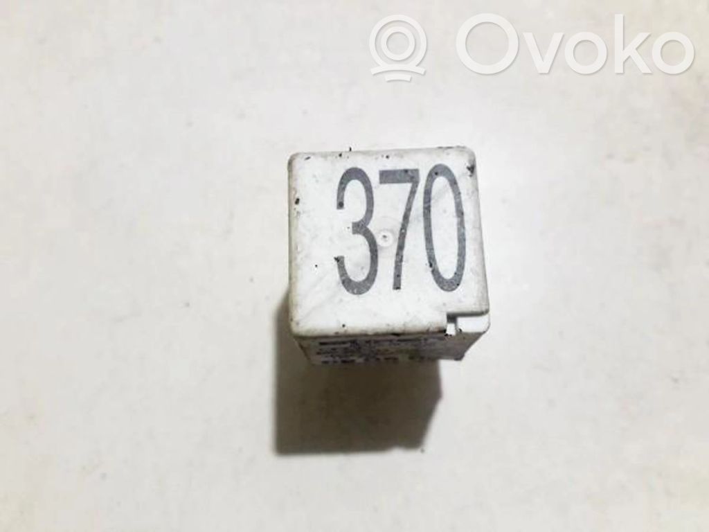 Otros relés   8D0951253,8D0951253,8D0951253