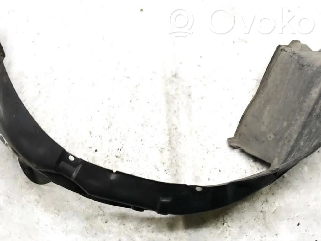 Mazda 323 F Rivestimento paraspruzzi passaruota anteriore 